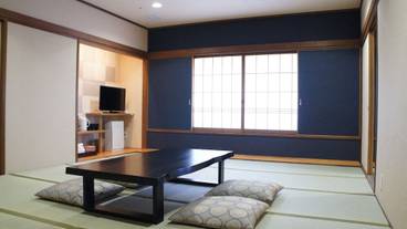 客室内のダイニングエリア / 27