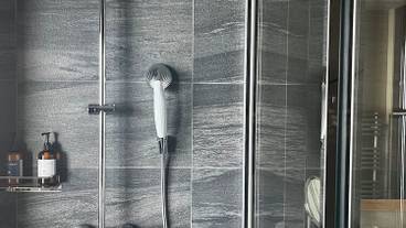 客室シャワー一例 / 4