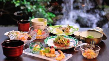 食事・飲み物 / 3