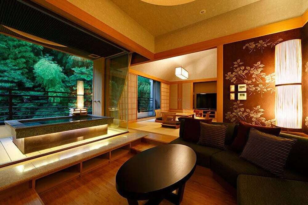 特別フロア六花  露天風呂付き竹林側和室 語(2)