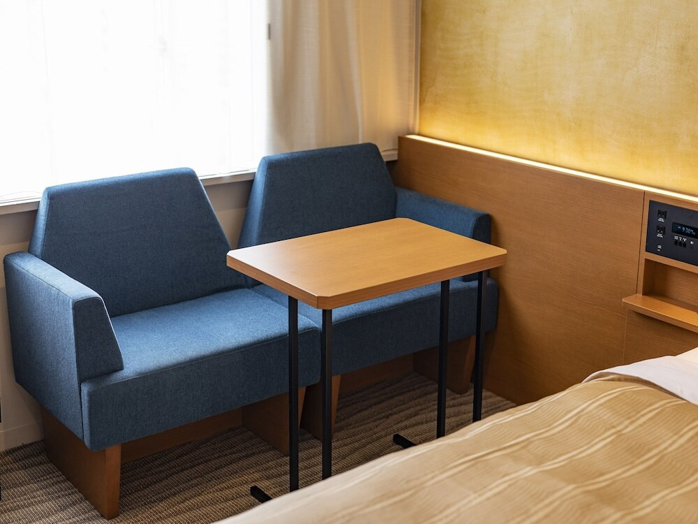 客室内のダイニングエリア