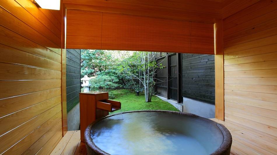 貸切陶器風呂「薫風」 / 1