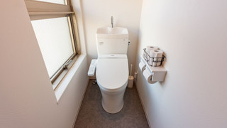 コンパクト ダブルルーム 共用バスルーム