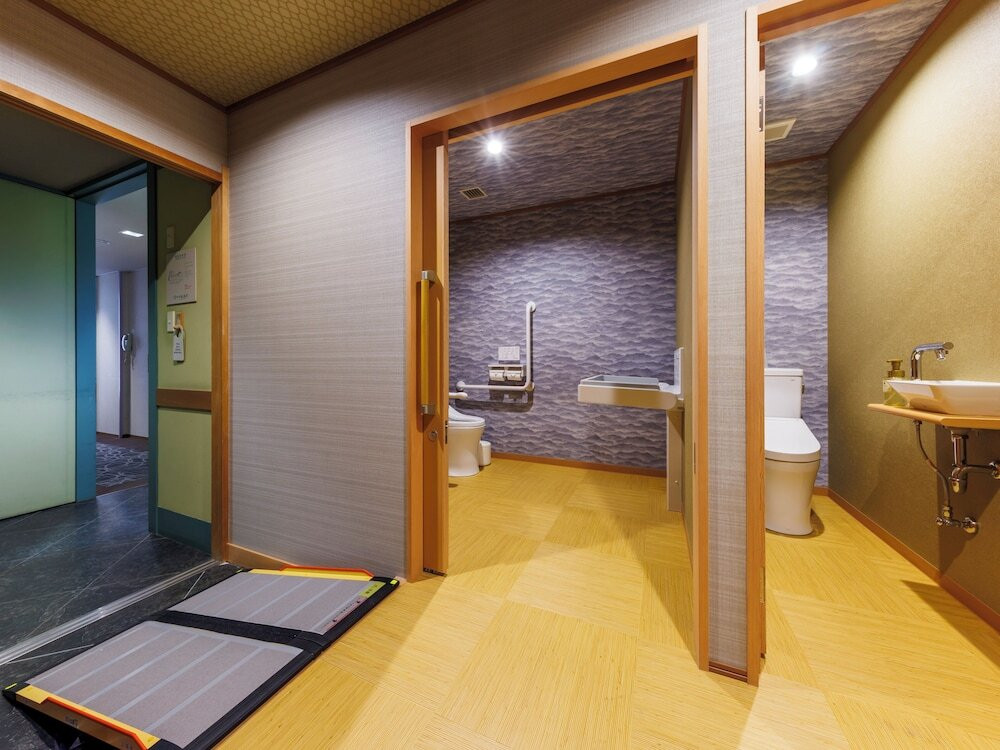 嬉春亭_わたつみの章_バリアフリー和洋スイート_トイレ