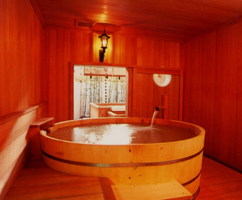 「ワインとお宿　千歳」 内観 4357926 高野槇桶風呂