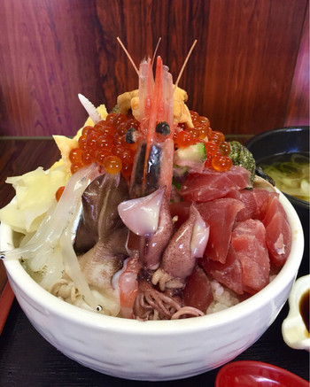 「徳田屋食堂」料理 1105877 豪華海鮮丼の正面