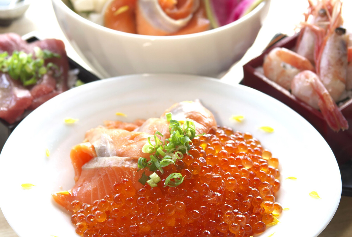 海鮮丼×洋酒　GINのメニュー例