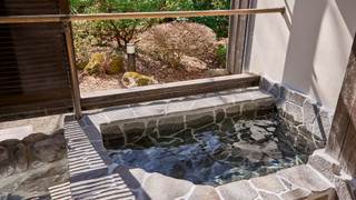 {本棟1階}露天風呂付モダン和室（禁煙）