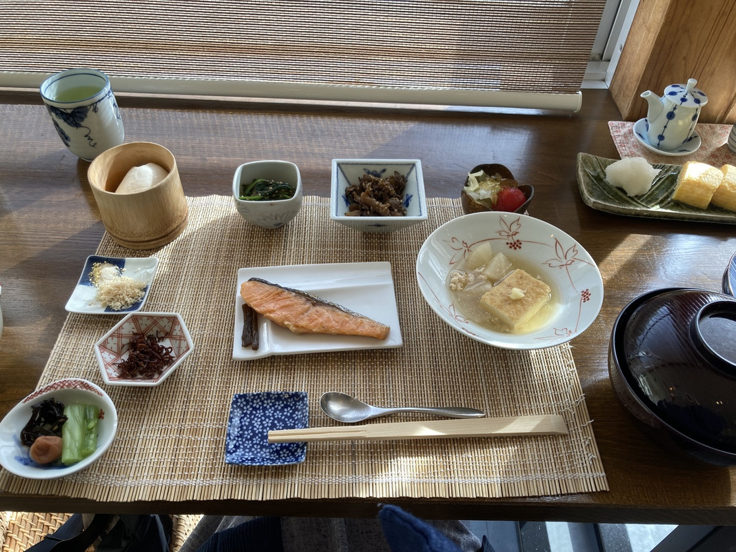 朝食　だし巻き卵が美味