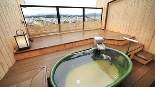 露天風呂付和室　町側