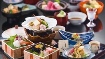 旅館のお食事処 / 11