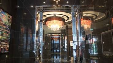 内部エントランス / 1