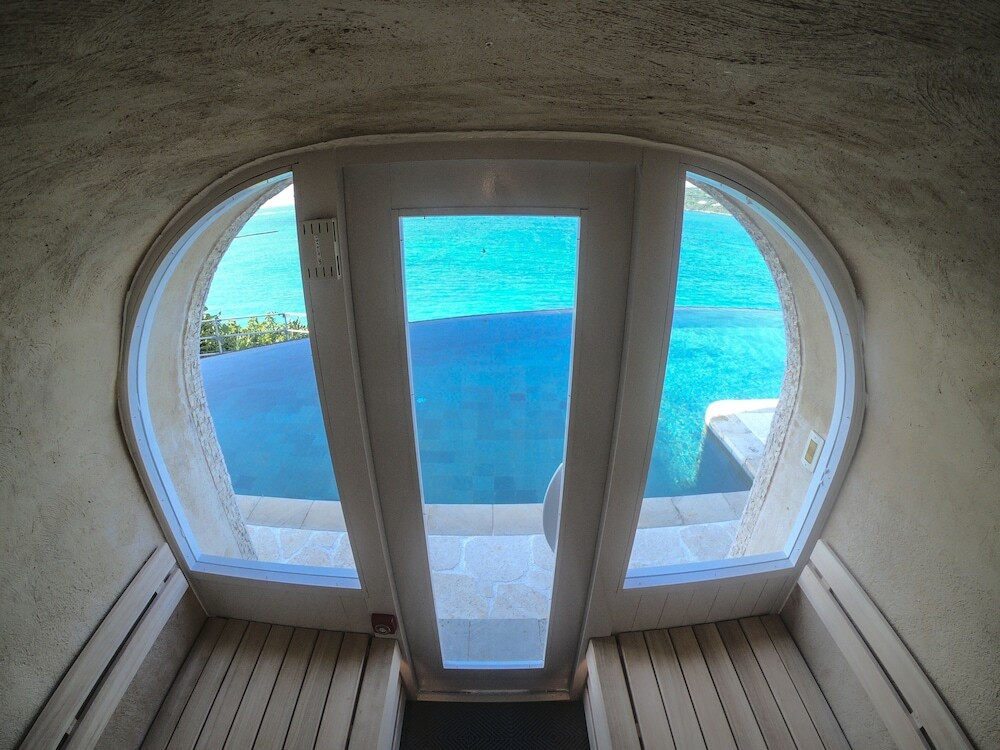 海を一望するサウナでととのう。プライベートサウナ付きの客室にも注目3995516