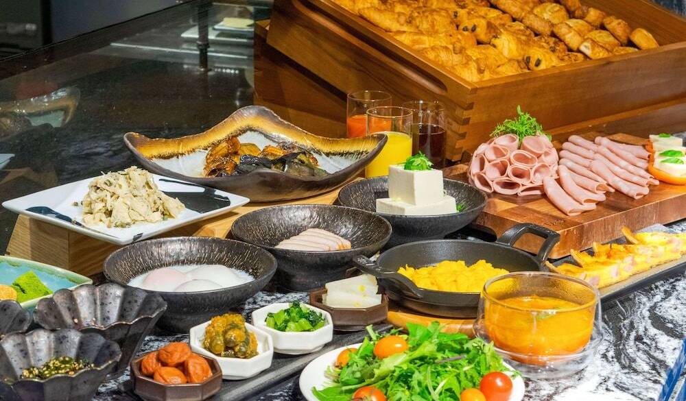 ビュッフェで楽しむ
贅沢な朝食 / 1