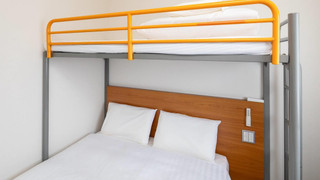 スタンダード ルーム ダブルベッド 1台 + ロフトベッド1台 禁煙