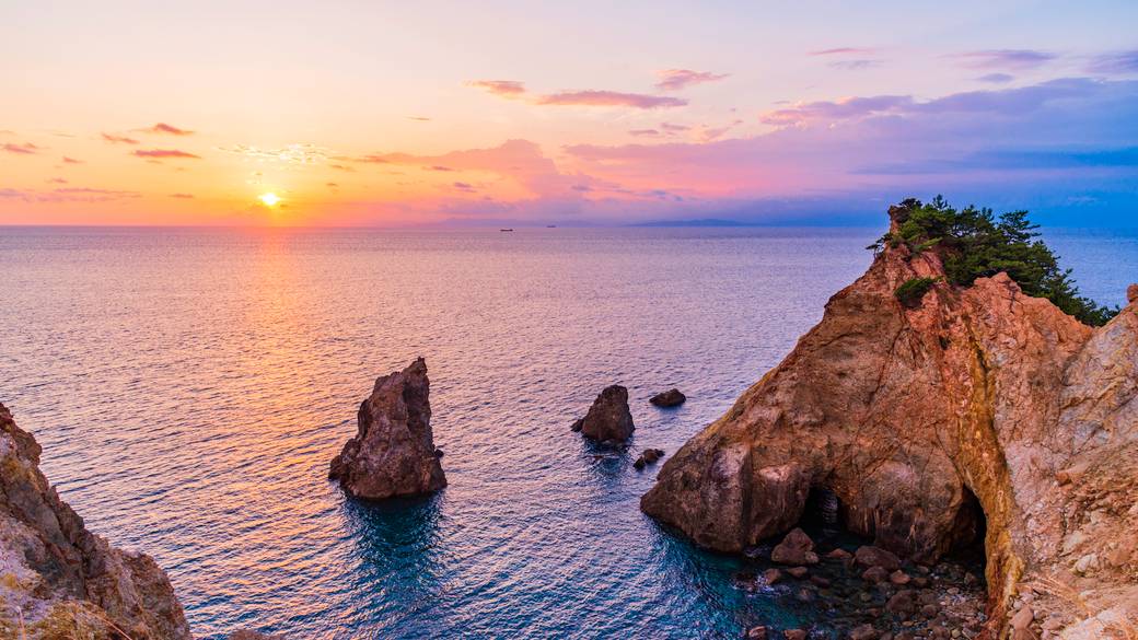 夕日スポットの
「黄金崎」で日没を / 1