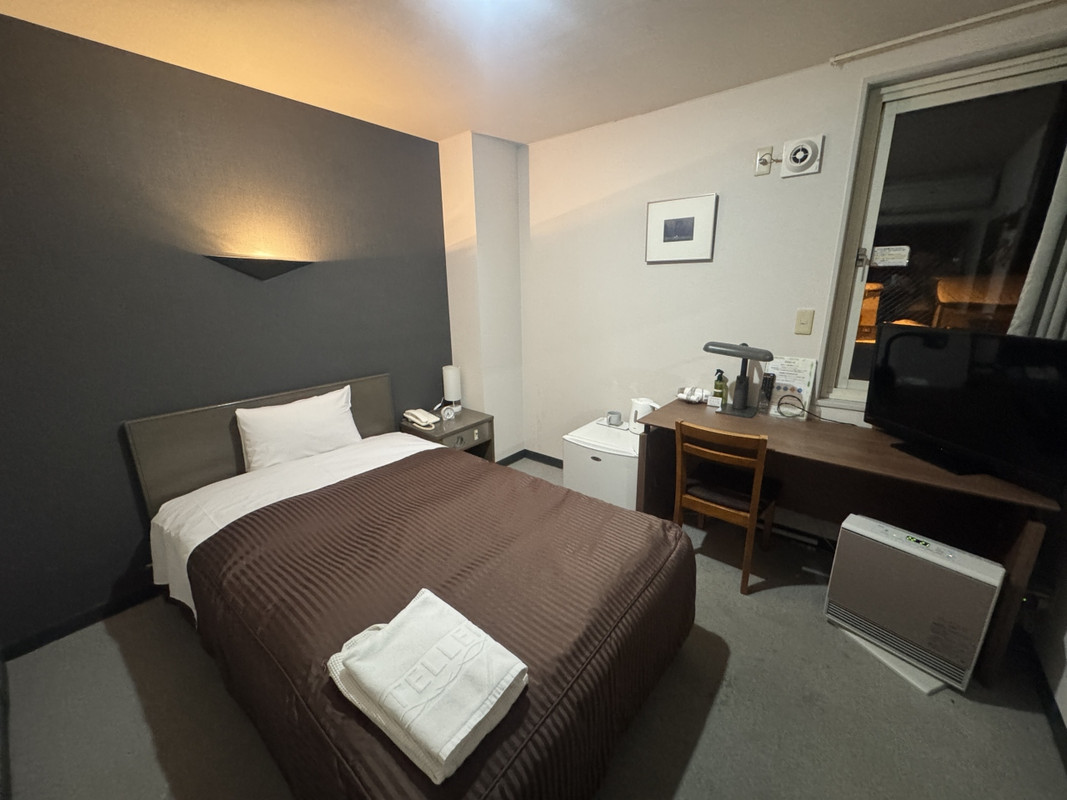 部屋はごく普通のシングルルーム。