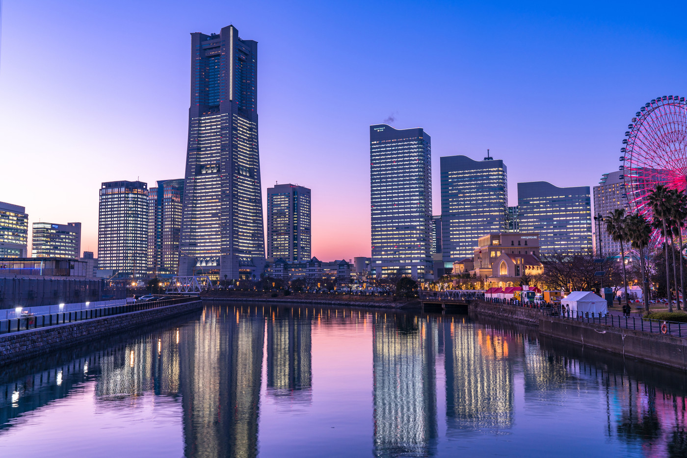 《神奈川県》横浜みなとみらい・全館ライトアップ夜景