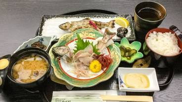 旅館のお食事処 / 21