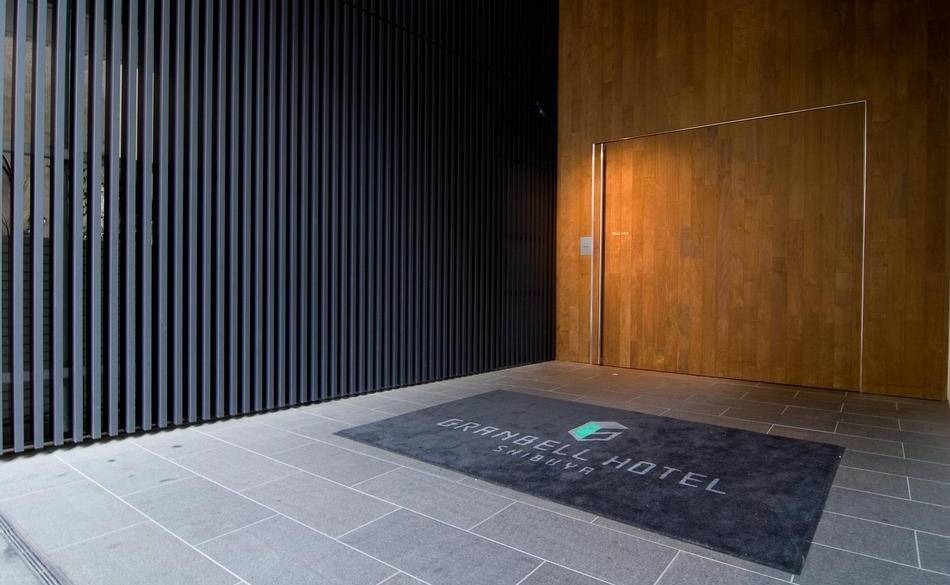 隠れ家のような空間で
チェックイン / 3