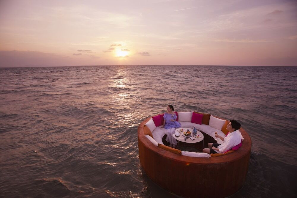 南国テイストのヴィラタイプのお部屋でリゾートステイを楽しもう3442386