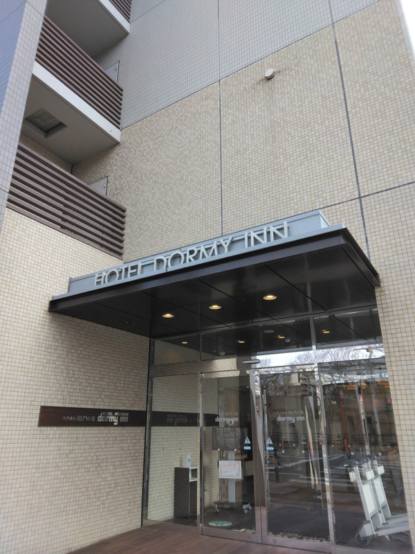 海峡ゆめタワーや下関港ターミナルの近くにあります。