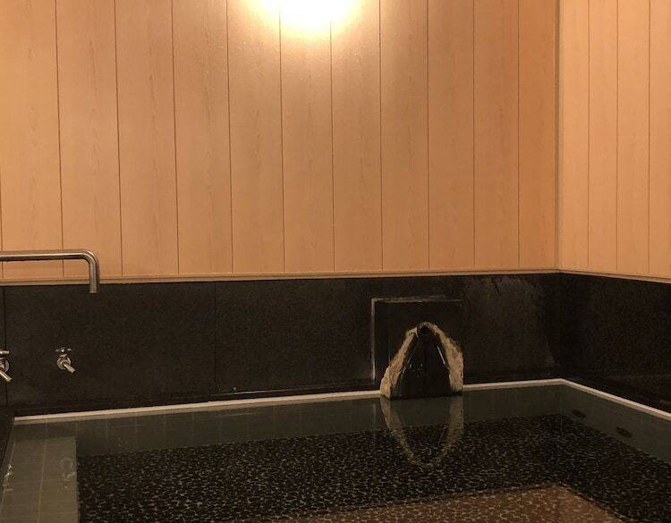 朝からさっぱり！
温泉で気分爽快 / 2