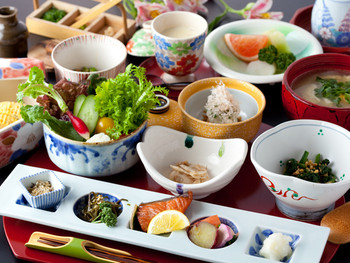 露天風呂付きの離れが魅力的。広々とした畳のお部屋で寛いで3521835