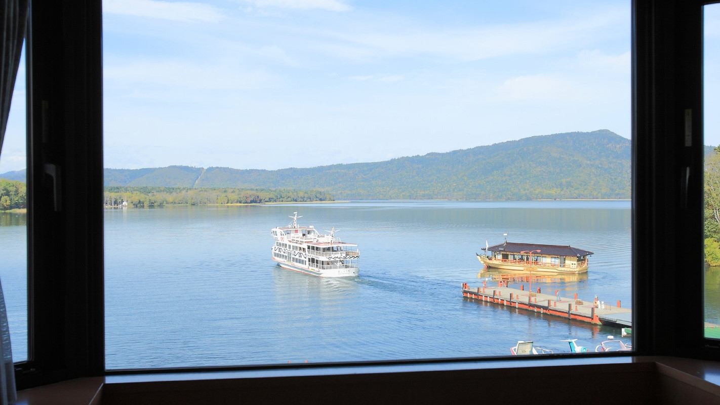 湖側客室の眺望一例