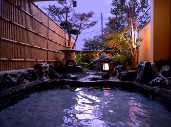 2種類の貸切風呂を、1時間無料満喫できちゃう4007837