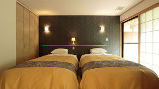 ベッドのあるお部屋 (セミダブルのツインルーム+10畳和室) (和洋室) <禁煙>