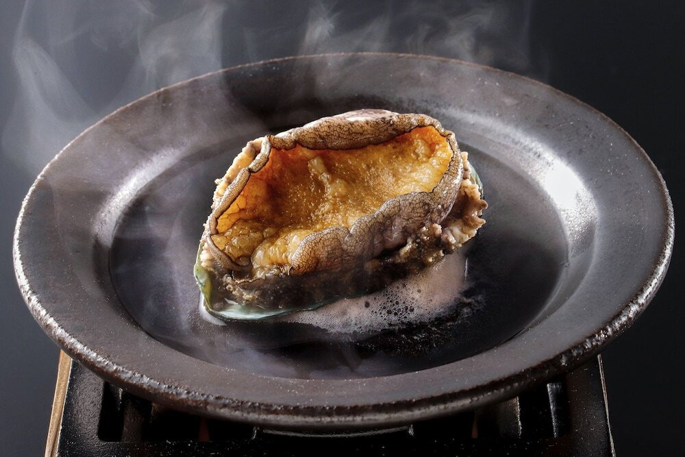 肉厚でジューシーなアワビを1年中味わえる3397062