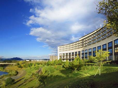 ザ セレクトンプレミア 神戸三田ホテル（旧：三田ホテル） / 5