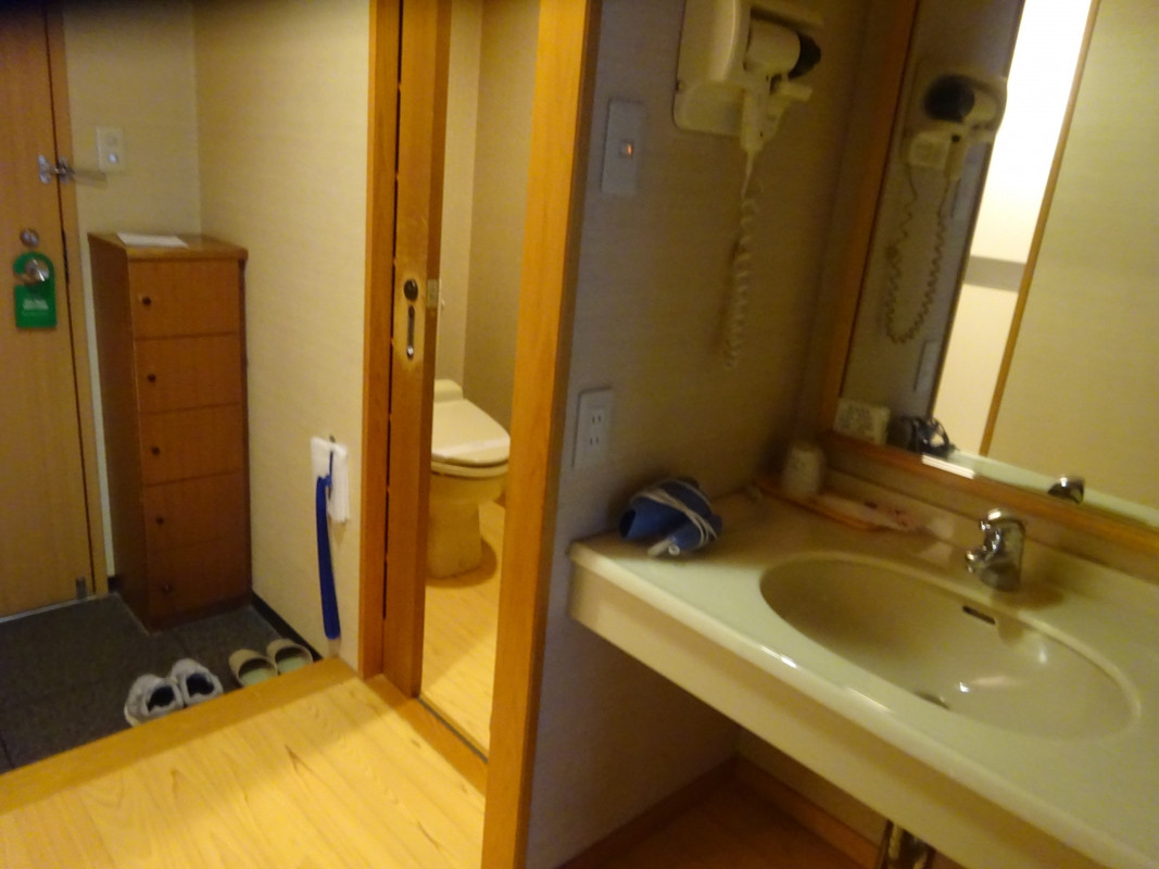 入り口・洗面所・トイレ