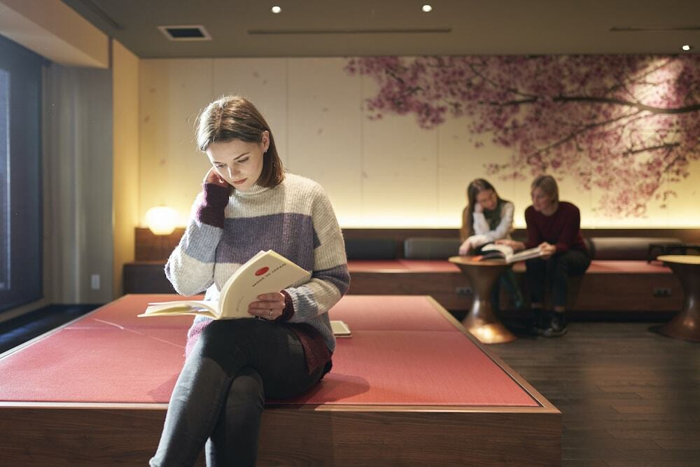 ロビーラウンジ