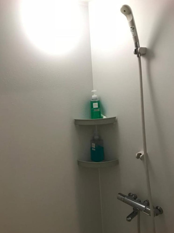 バスルームのシャワー