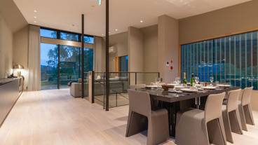 客室内のダイニングエリア / 9