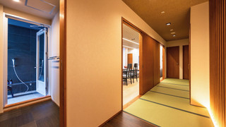 特別フロア-IKOI 憩 - [飛翔] 街側 温泉内風呂付特別室和洋室