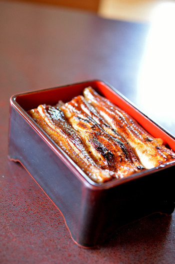 「小島屋」料理 81083 鰻重（むなぢゆう）