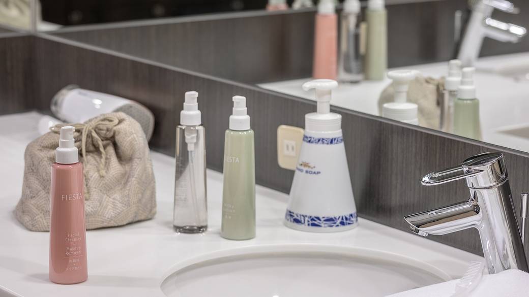 パウダールーム　基礎化粧品 / 4