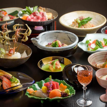 すっぽん・カニ鍋で贅沢気分。地元の食材を使用した手作り料理を楽しんで3564009