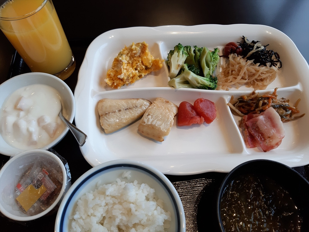 朝食は焼き魚の切り身以外は毎日同じで、連泊だとガッカリ。