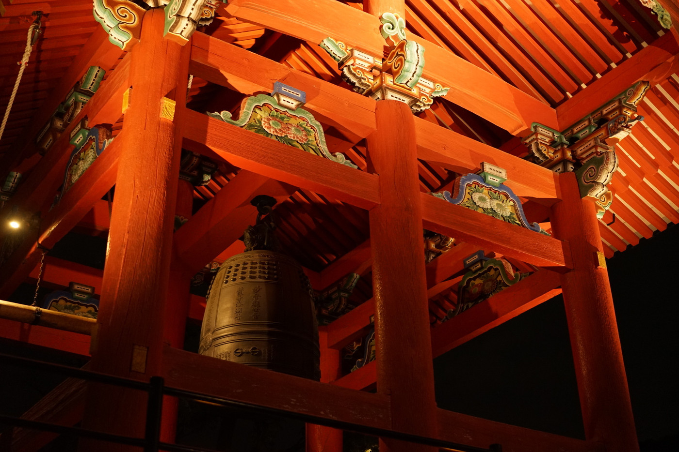 京都　夜の清水寺　鐘