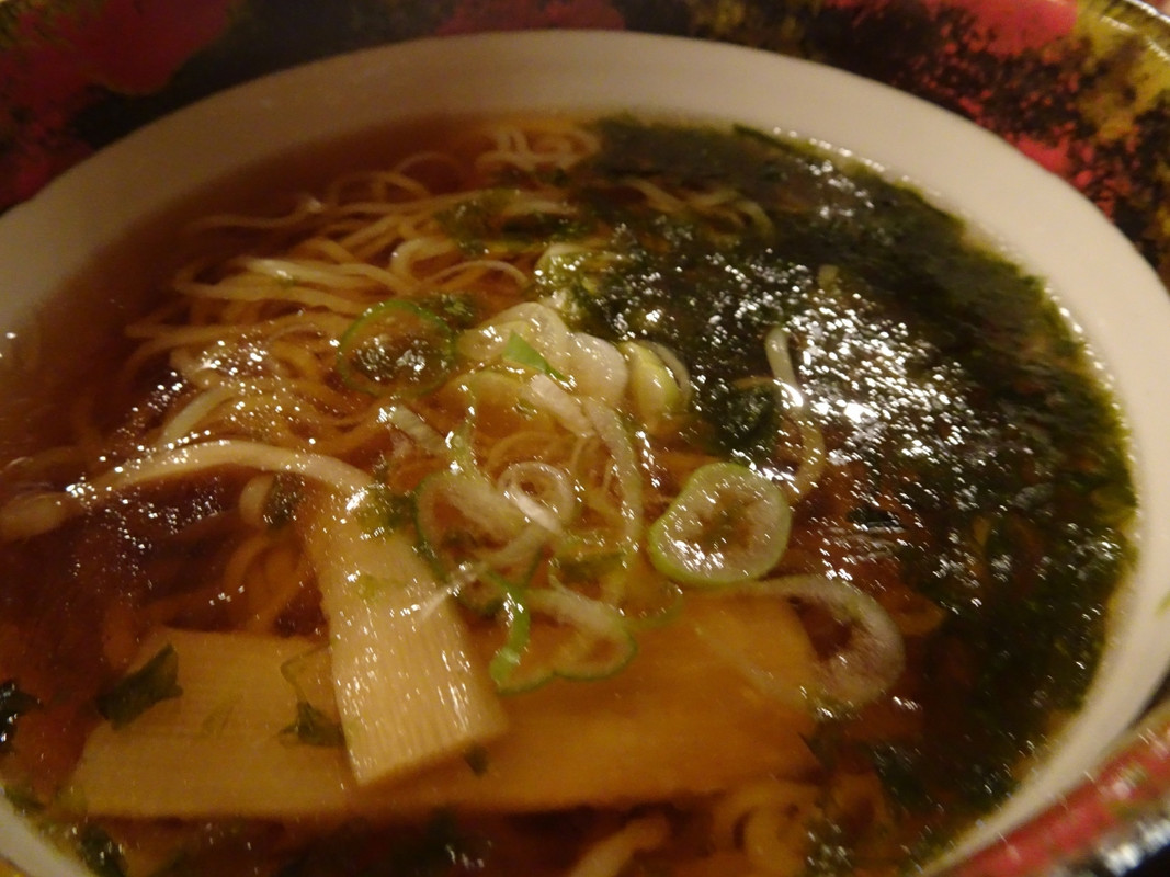 名物の夜鳴きそばです