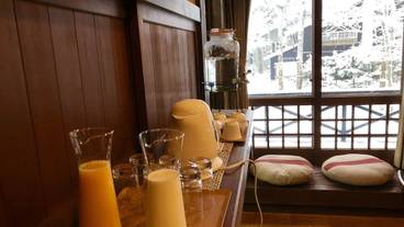 朝食スペース / 3