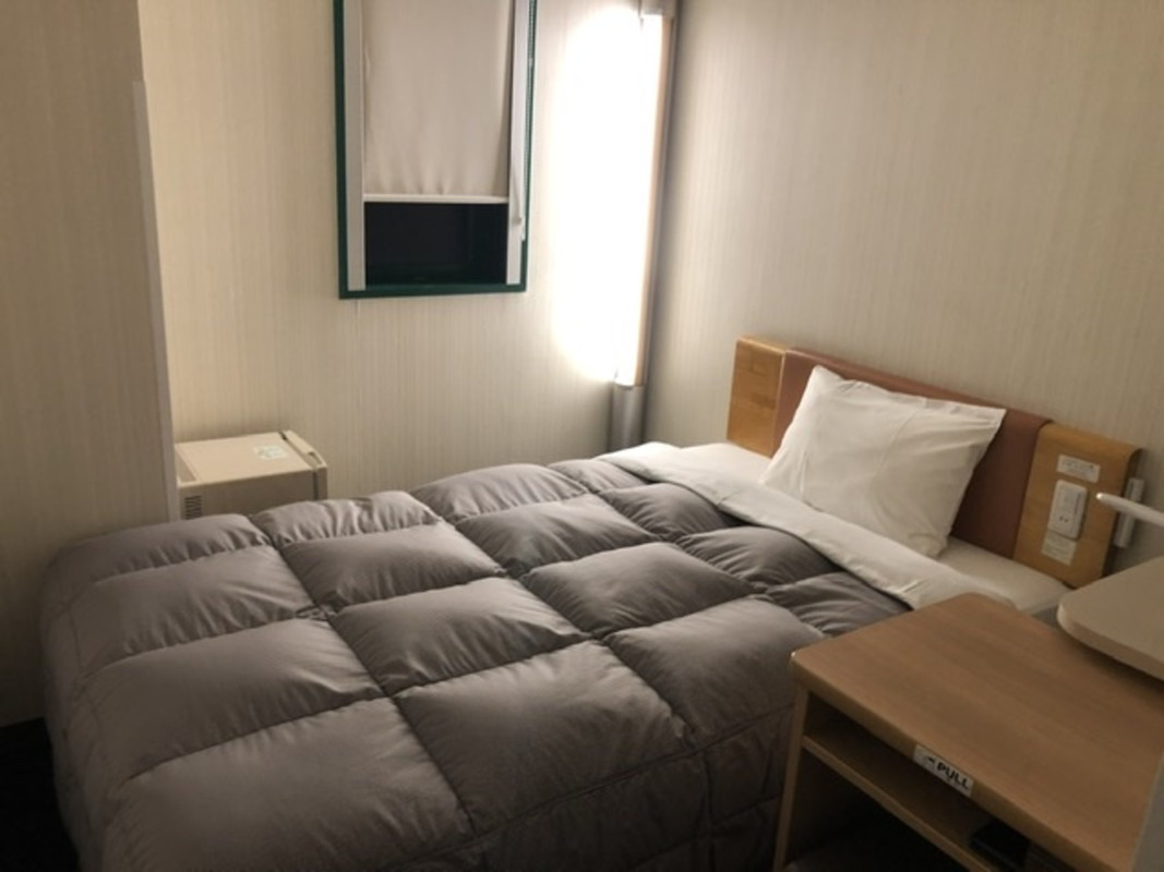 まあいつものビジネスホテルだけど狭いし居心地悪かったです