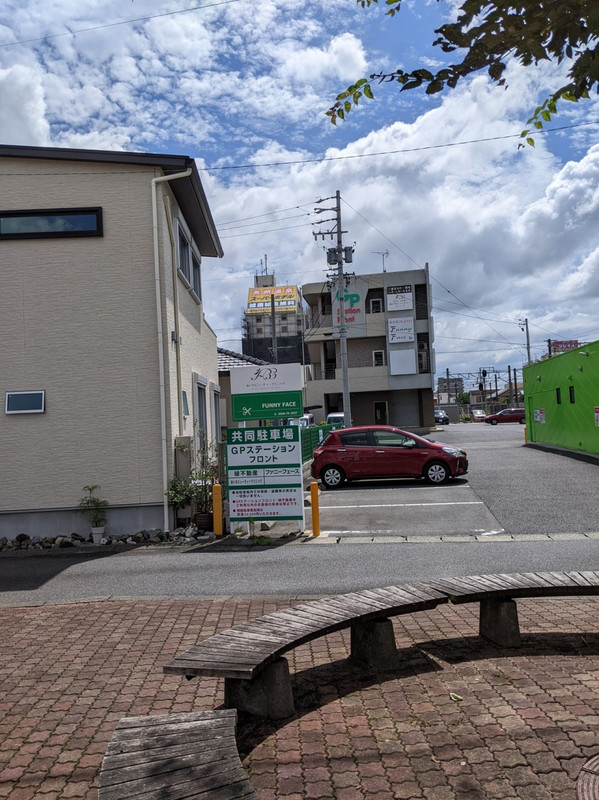 安城駅北口から見えます。