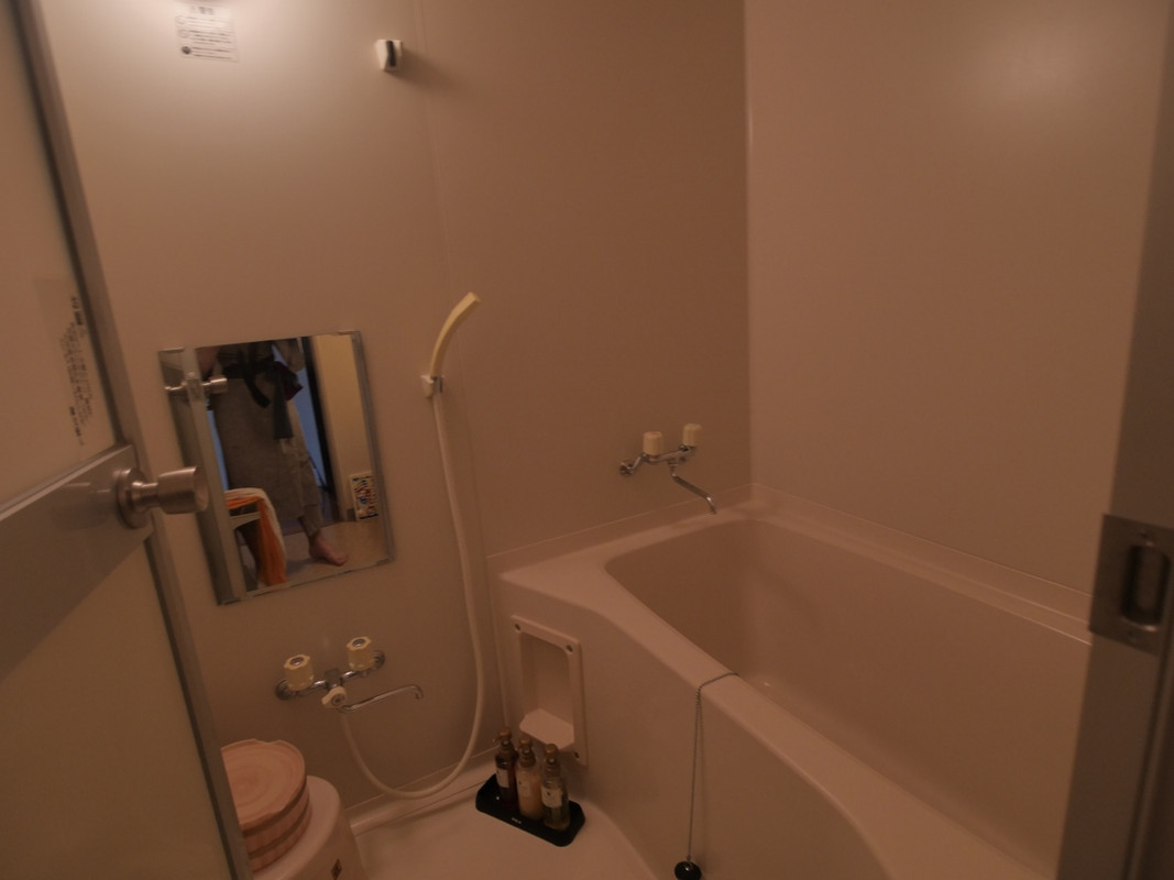 温泉があるので、ユニットバスを使う必要はないかも…