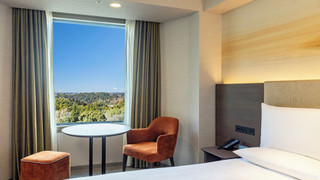 ルーム クイーンベッド 1 台 (High Floor)