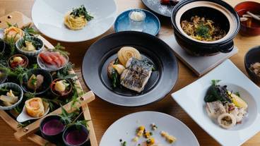 食事・飲み物 / 3